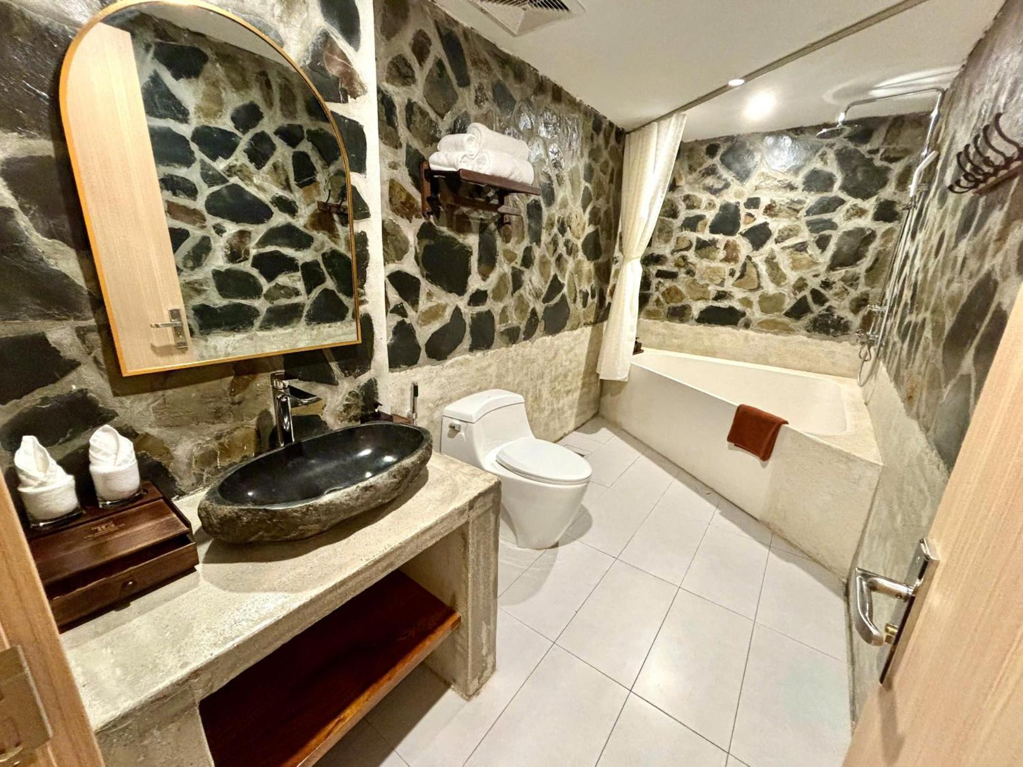 Truong Giang Boutique Hotel Lang Mon Buitenkant foto